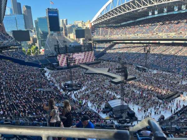 Lumen Field, section: 328, row: H, seat: 8