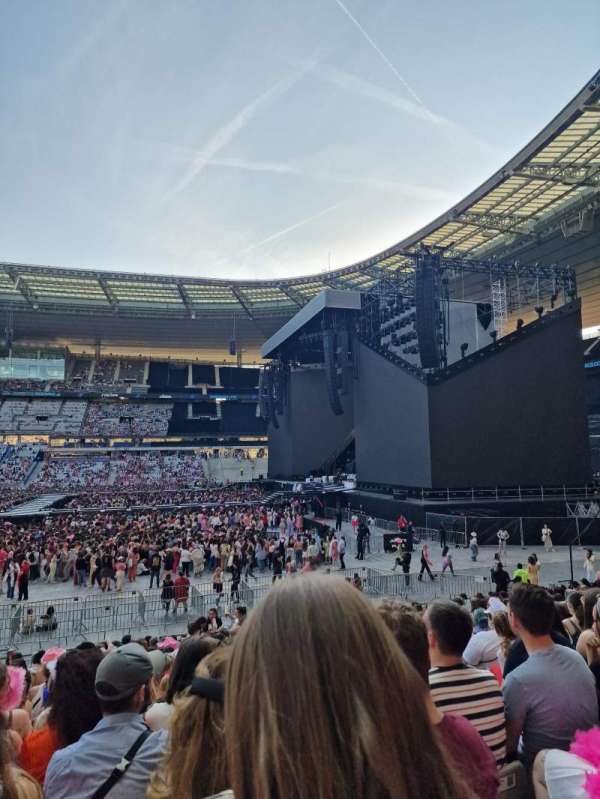 Stade de France, section: H1, row: 20, seat: 04