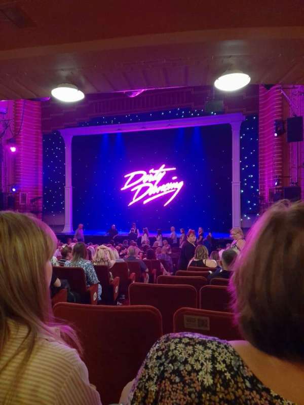 New Theatre Oxford, section: Stalls, row: V, seat: 15