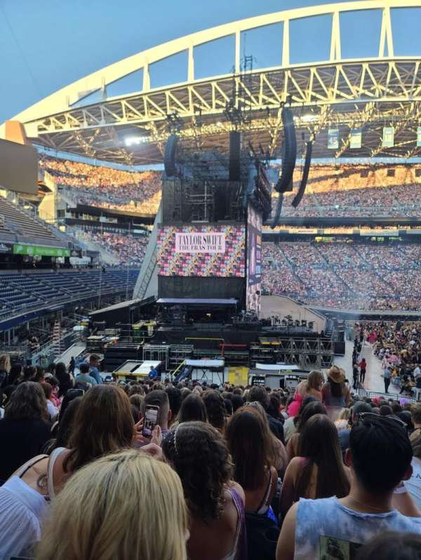Lumen Field, section: 139, row: AA, seat: 8