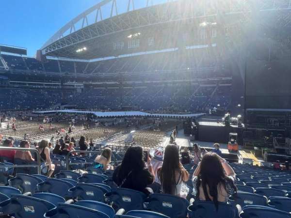 Lumen Field, section: 105, row: U, seat: 18