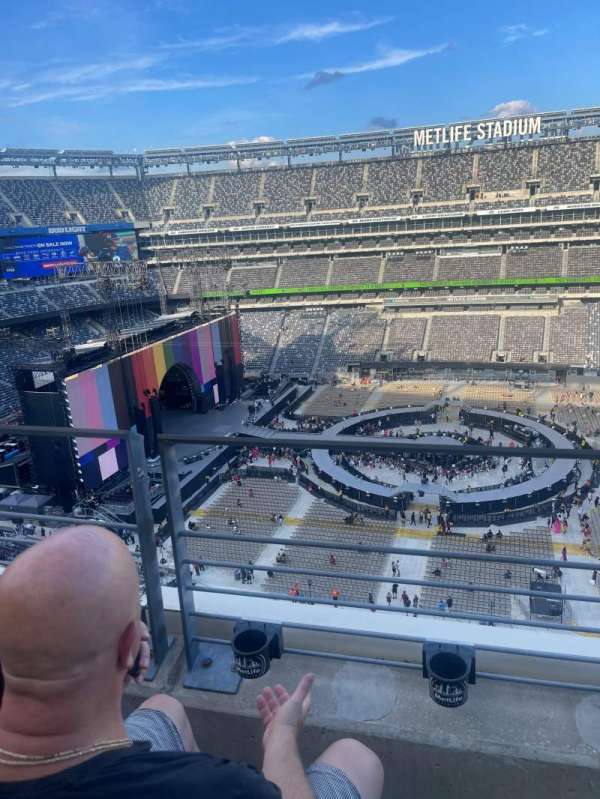 MetLife Stadium, section: 338, row: 2, seat: 12