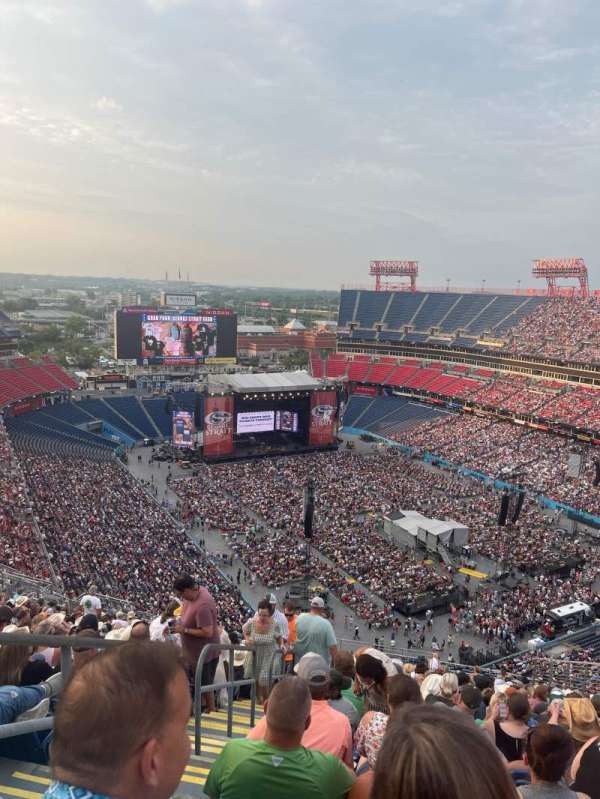 Nissan Stadium, section: 326, row: EE, seat: 13