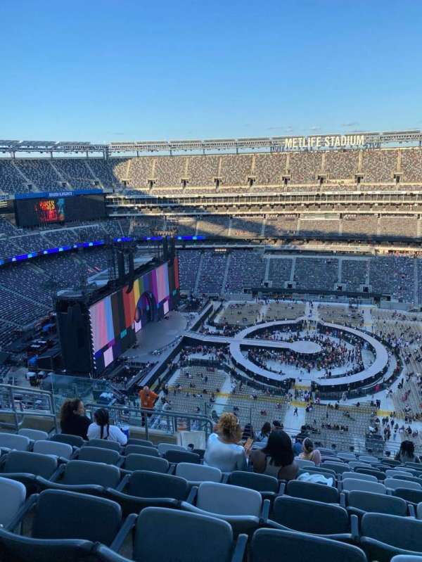 MetLife Stadium, section: 338, row: 18, seat: 20