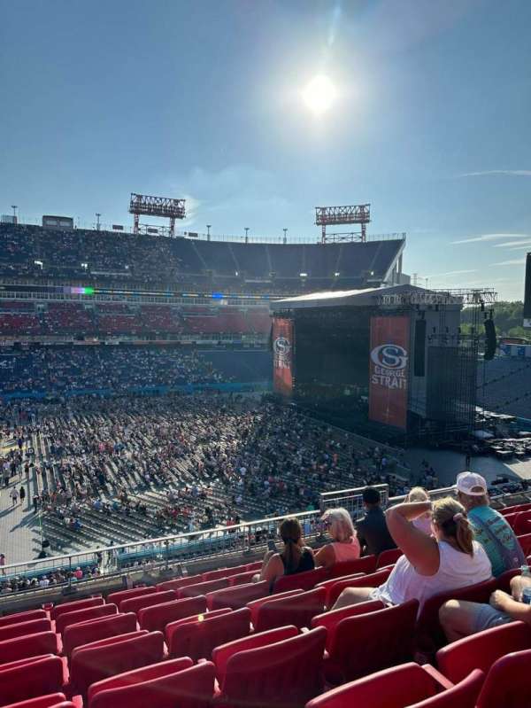 Nissan Stadium, section: 213, row: H, seat: 7-8