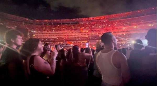 MetLife Stadium, section: Floor 3, row: 16, seat: 9
