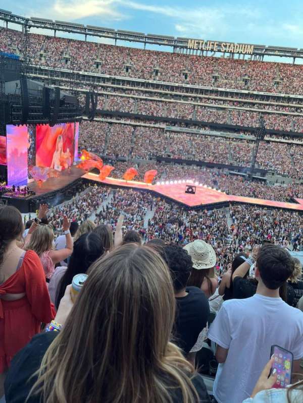 MetLife Stadium, section: 240, row: 7, seat: 5