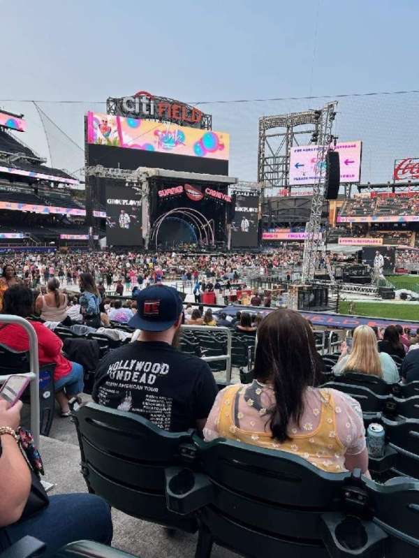 Citi Field, section: 122, row: 19, seat: 14