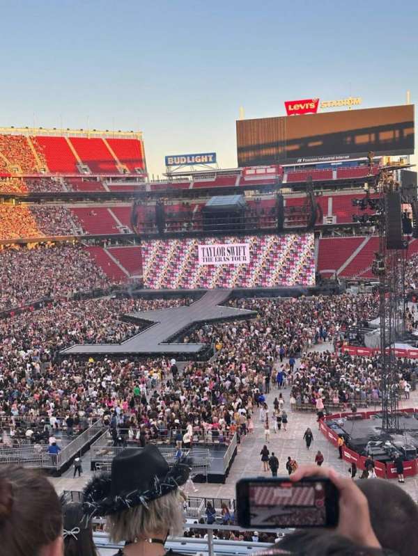 Photo by jenniphobarrios at Levi's Stadium