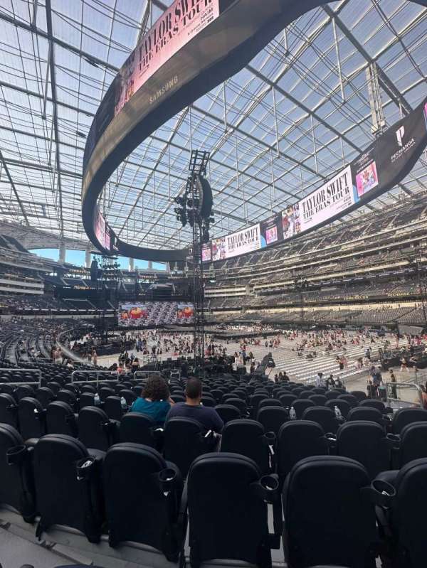 SoFi Stadium, section: C117, row: 15, seat: 5