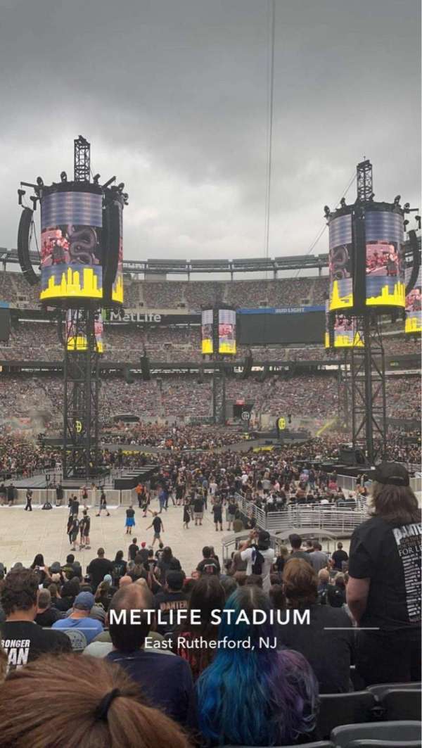 MetLife Stadium, section: 128, row: 25, seat: 10