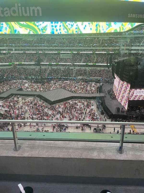 SoFi Stadium, section: 352, row: 2, seat: 15