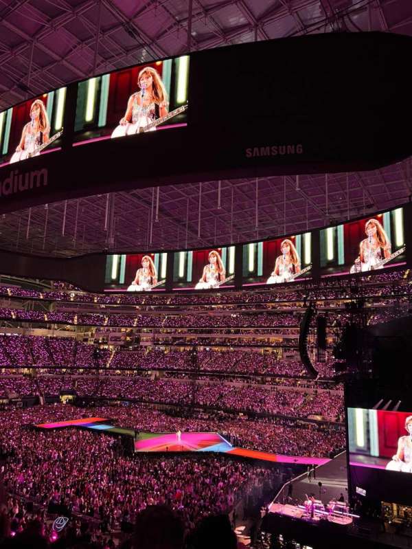 SoFi Stadium, section: 200, row: 13, seat: 4