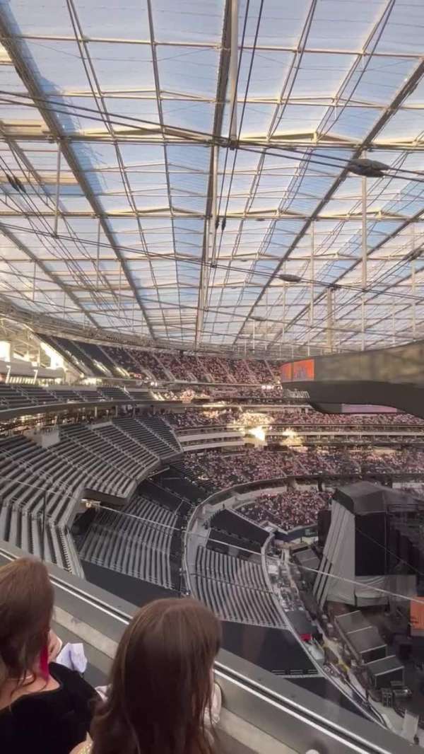 SoFi Stadium, section: 406, row: 2, seat: 3