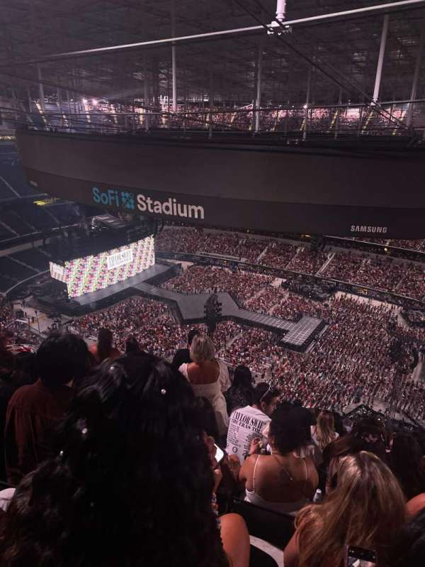SoFi Stadium, section: 518, row: 13, seat: 6