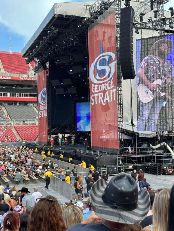 Raymond James Stadium, section: 113, row: P, seat: 18