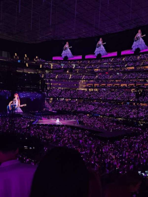 SoFi Stadium, section: 224, row: 4, seat: 1