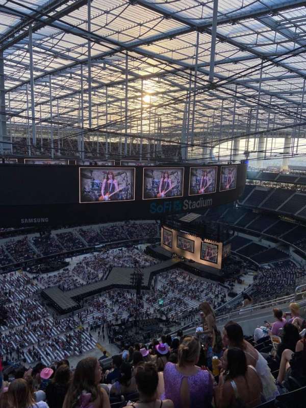 SoFi Stadium, section: 535, row: 14, seat: 19