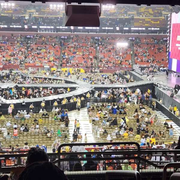 Northwest Stadium, section: 221, row: 12, seat: 1