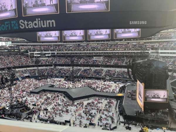SoFi Stadium, section: 353, row: 1, seat: 8