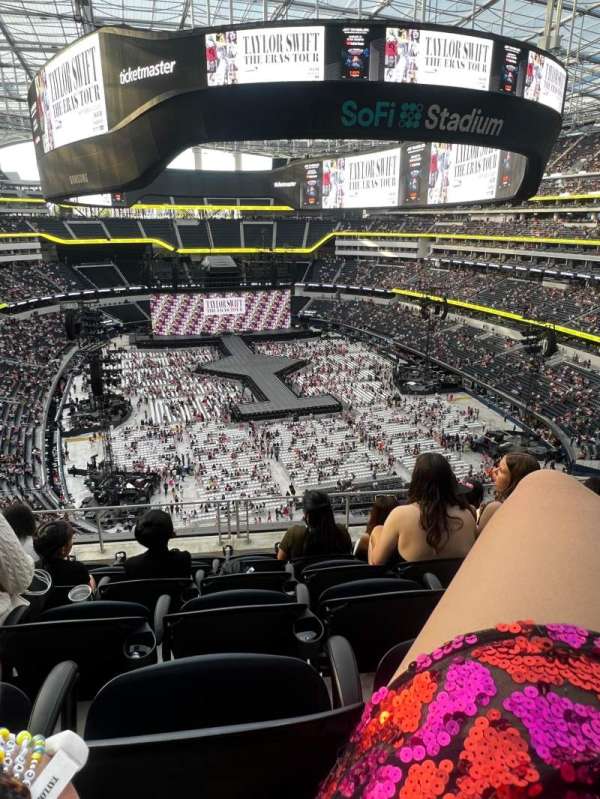 SoFi Stadium, section: 334, row: 8, seat: 10