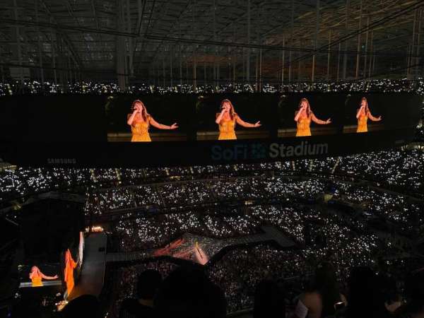 SoFi Stadium, section: 512, row: 4, seat: 22