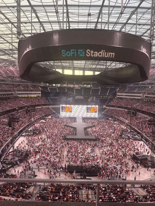 SoFi Stadium, section: 336, row: 4, seat: 18