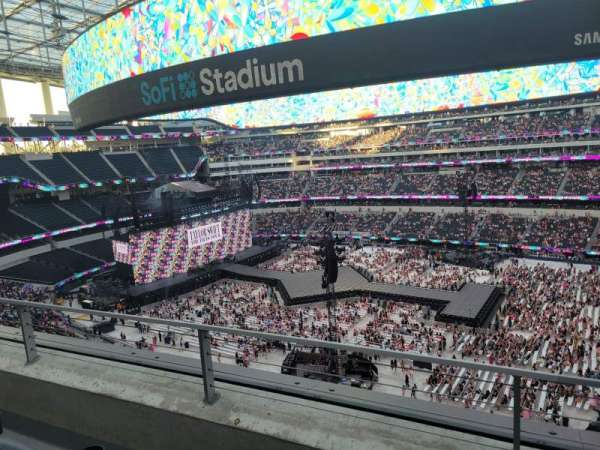 SoFi Stadium, section: 326, row: 2, seat: 5