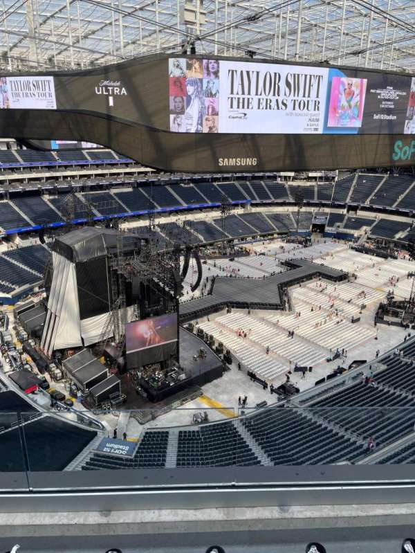 SoFi Stadium, section: 407, row: 3, seat: 12