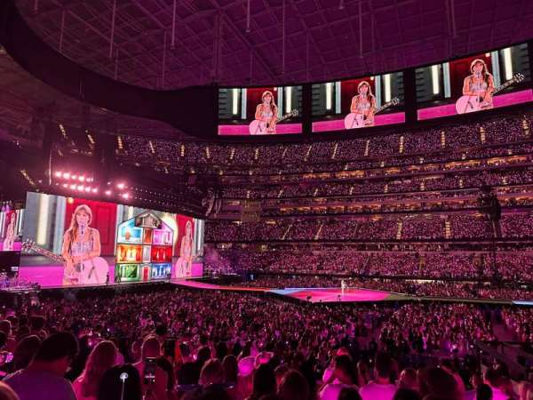 SoFi Stadium, section: VIP112, row: 11
