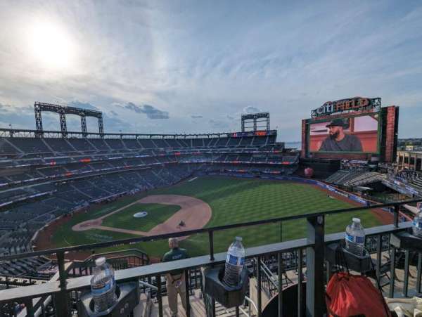 Citi Field, section: 504, row: 1, seat: 10