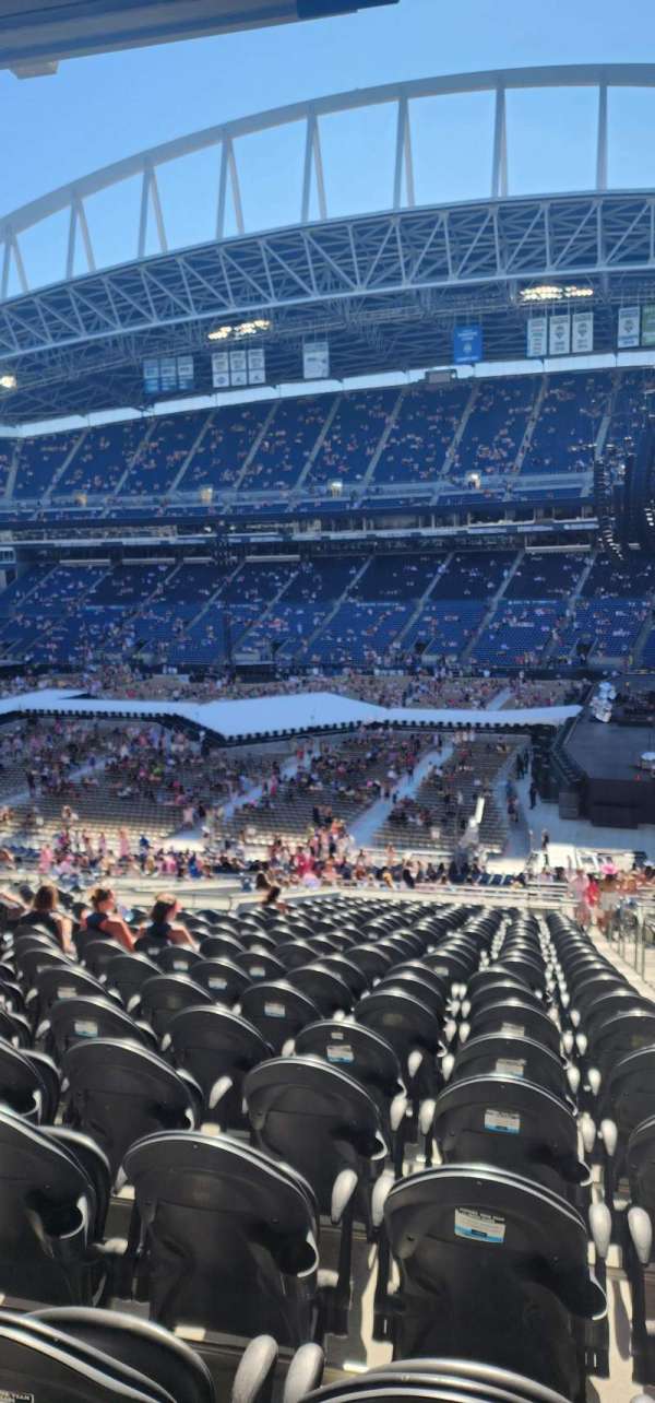 Lumen Field, section: 206, row: X, seat: 6