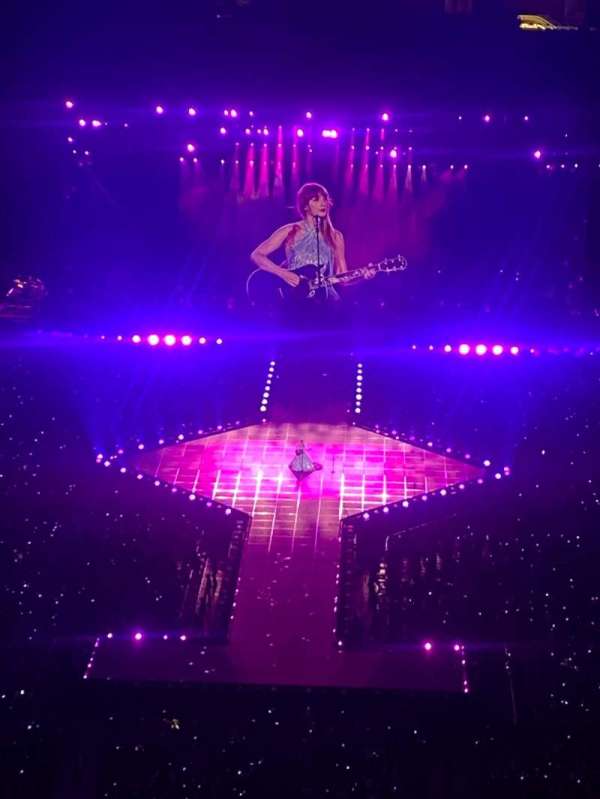 SoFi Stadium, section: 429, row: 3, seat: 4