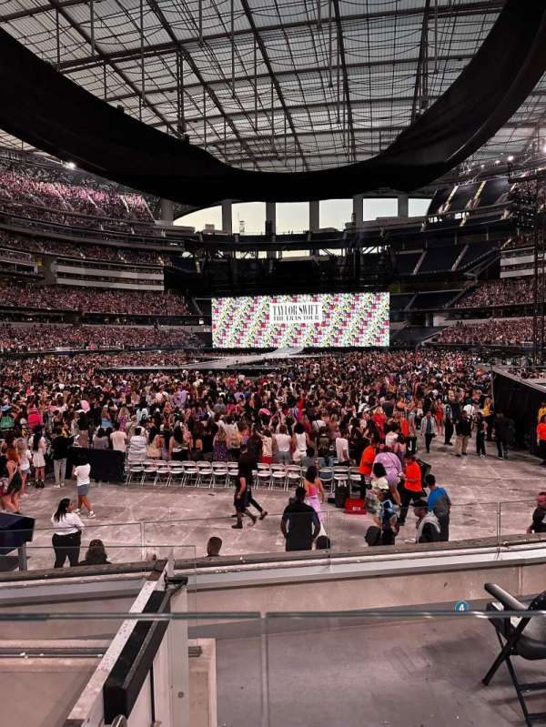 SoFi Stadium, section: 123, row: 4, seat: 8