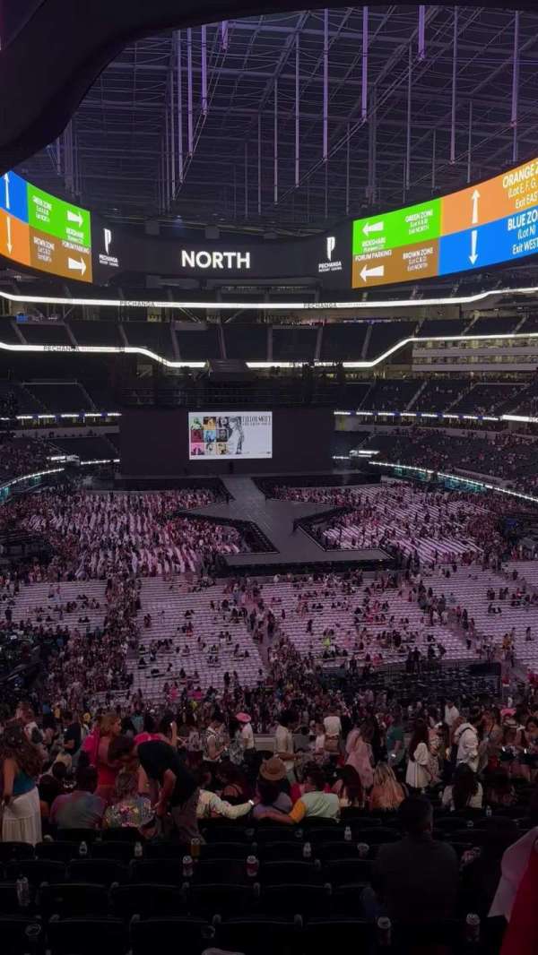 SoFi Stadium, section: 231, row: 26, seat: 13