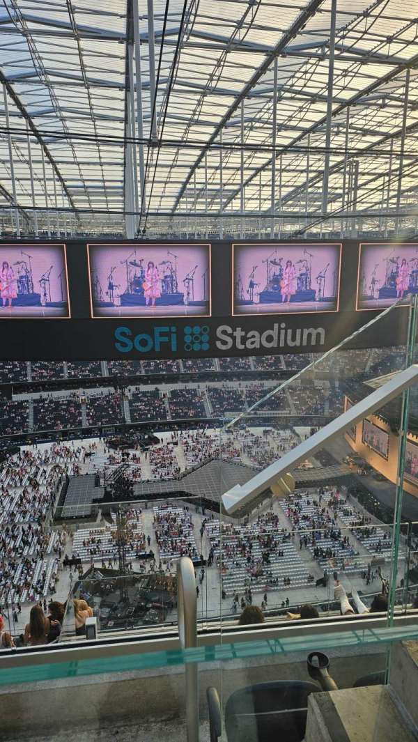 SoFi Stadium, section: 539, row: 3, seat: 7