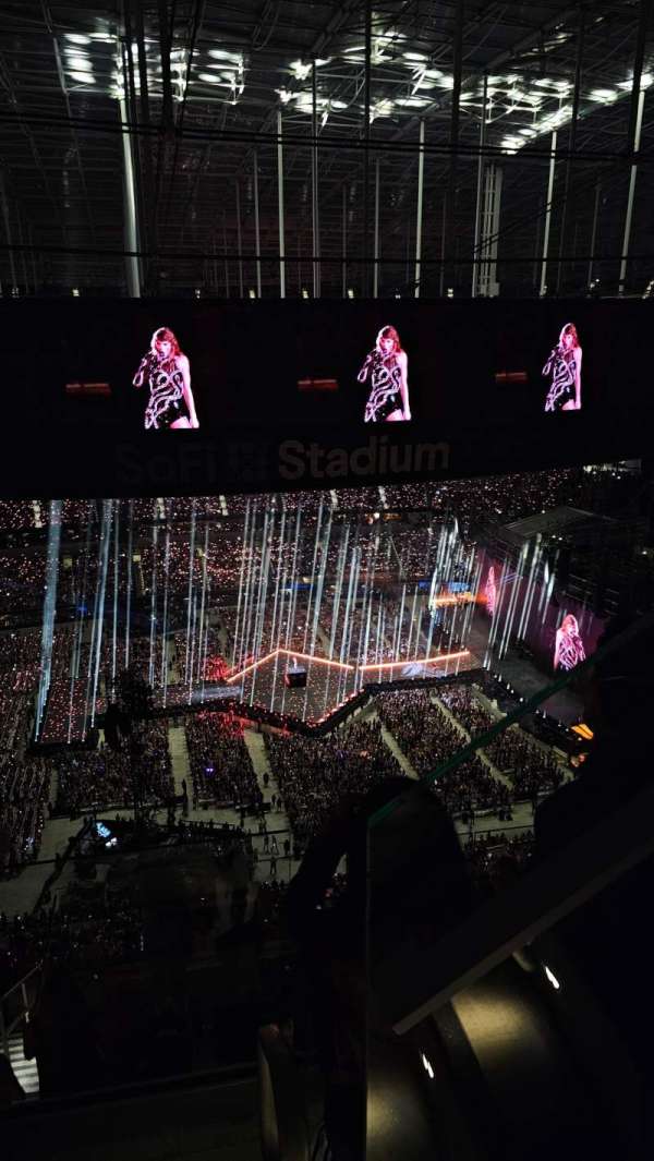 SoFi Stadium, section: 539, row: 3, seat: 7