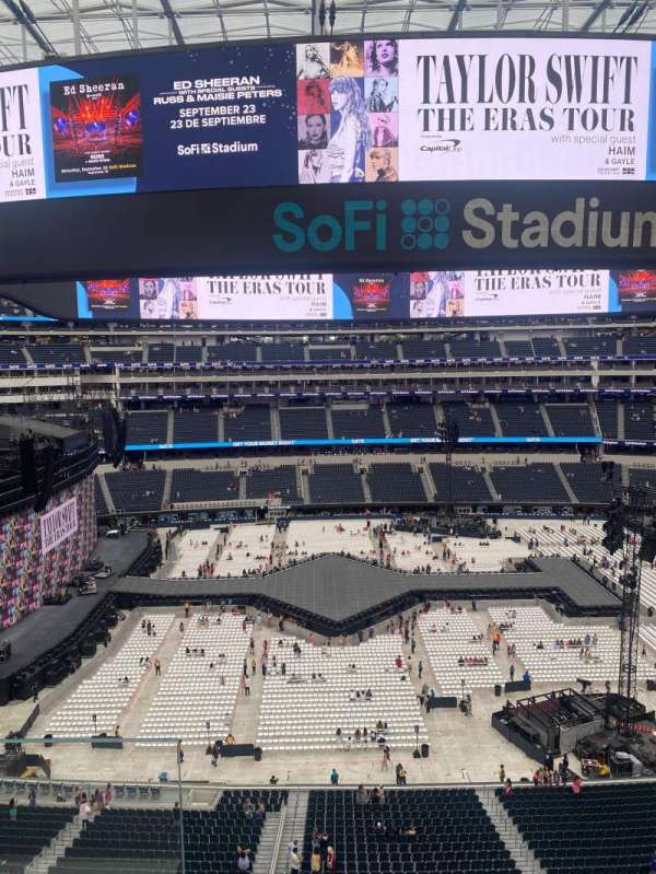 SoFi Stadium, section: 322, row: 2, seat: 19