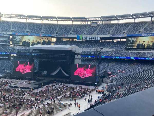 MetLife Stadium, section: 219, row: 1, seat: 21