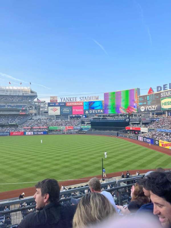 Yankee Stadium, section: 212, row: 4