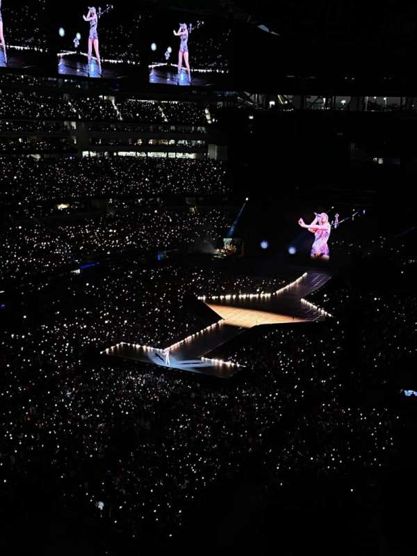SoFi Stadium, section: 339, row: 3, seat: 1