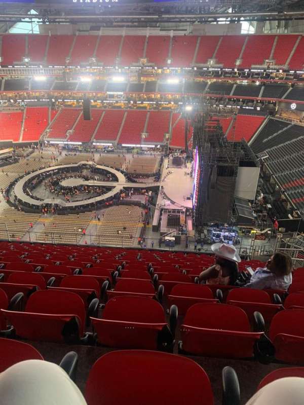 Mercedes-Benz Stadium, section: 309, row: 15, seat: 9