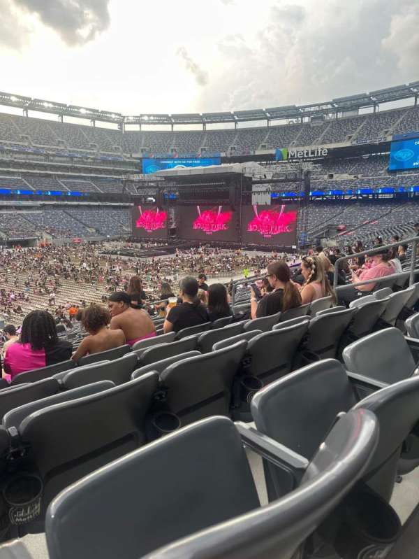 MetLife Stadium, section: 117, row: 36, seat: 7