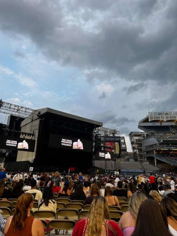 Yankee Stadium, section: B7, row: 25, seat: 18
