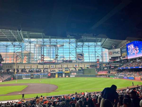 Daikin Park, section: 126, row: 37, seat: 16