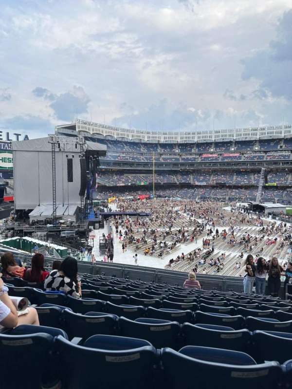 Yankee Stadium, section: 233B, row: 5, seat: 11