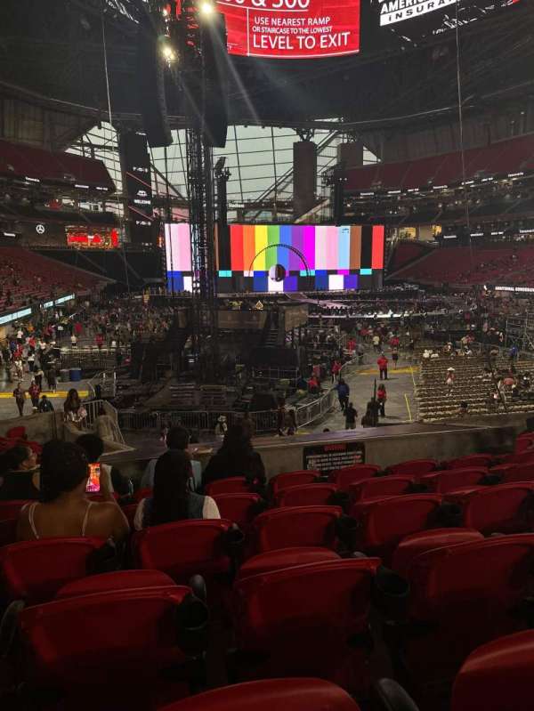 Mercedes-Benz Stadium, section: 121, row: 18, seat: 17