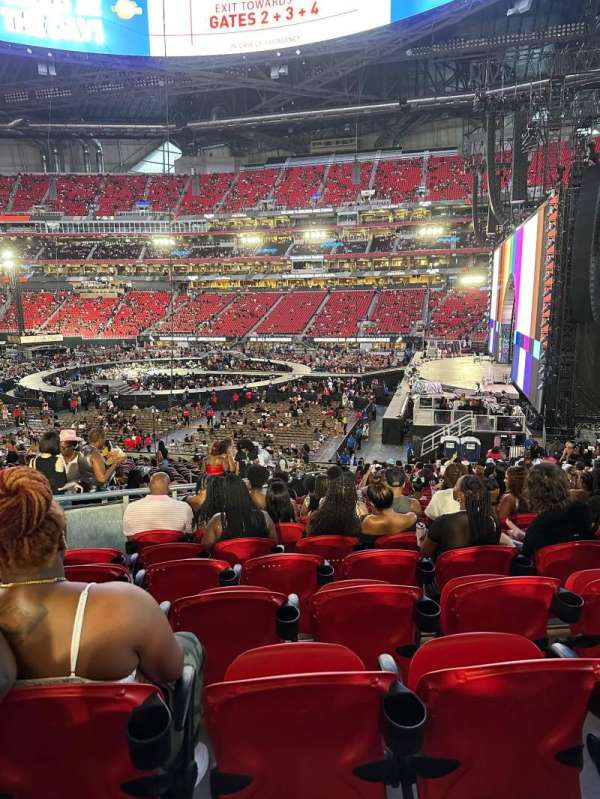 Mercedes-Benz Stadium, section: 107, row: 32, seat: 22