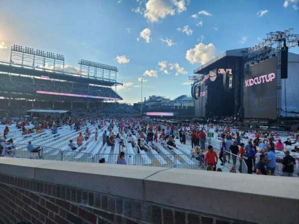 Wrigley Field, section: 133, row: 3, seat: 6