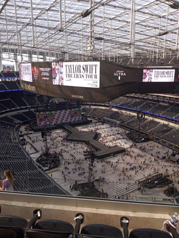 SoFi Stadium, section: 524, row: 3, seat: 14